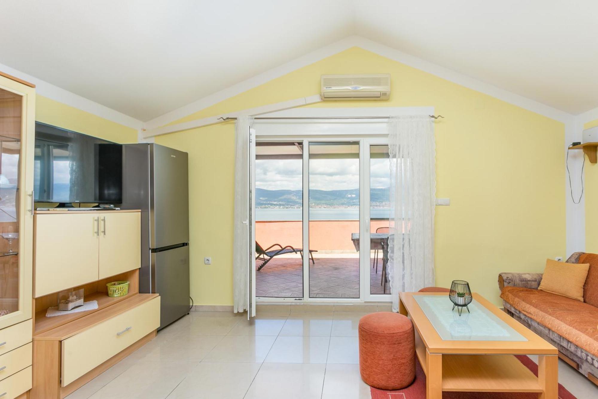 Apartments By The Sea Slatine, Ciovo - 11126 Habitación foto